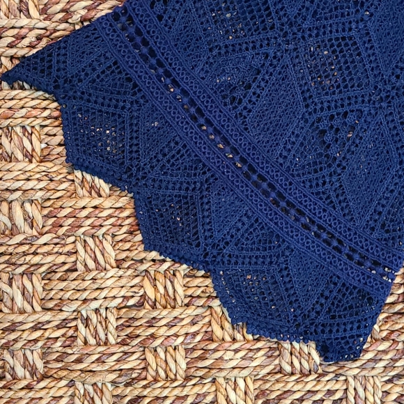 Laundry by Shelli Segal Cold Shoulder Lace Dress - Picture 9 of 9